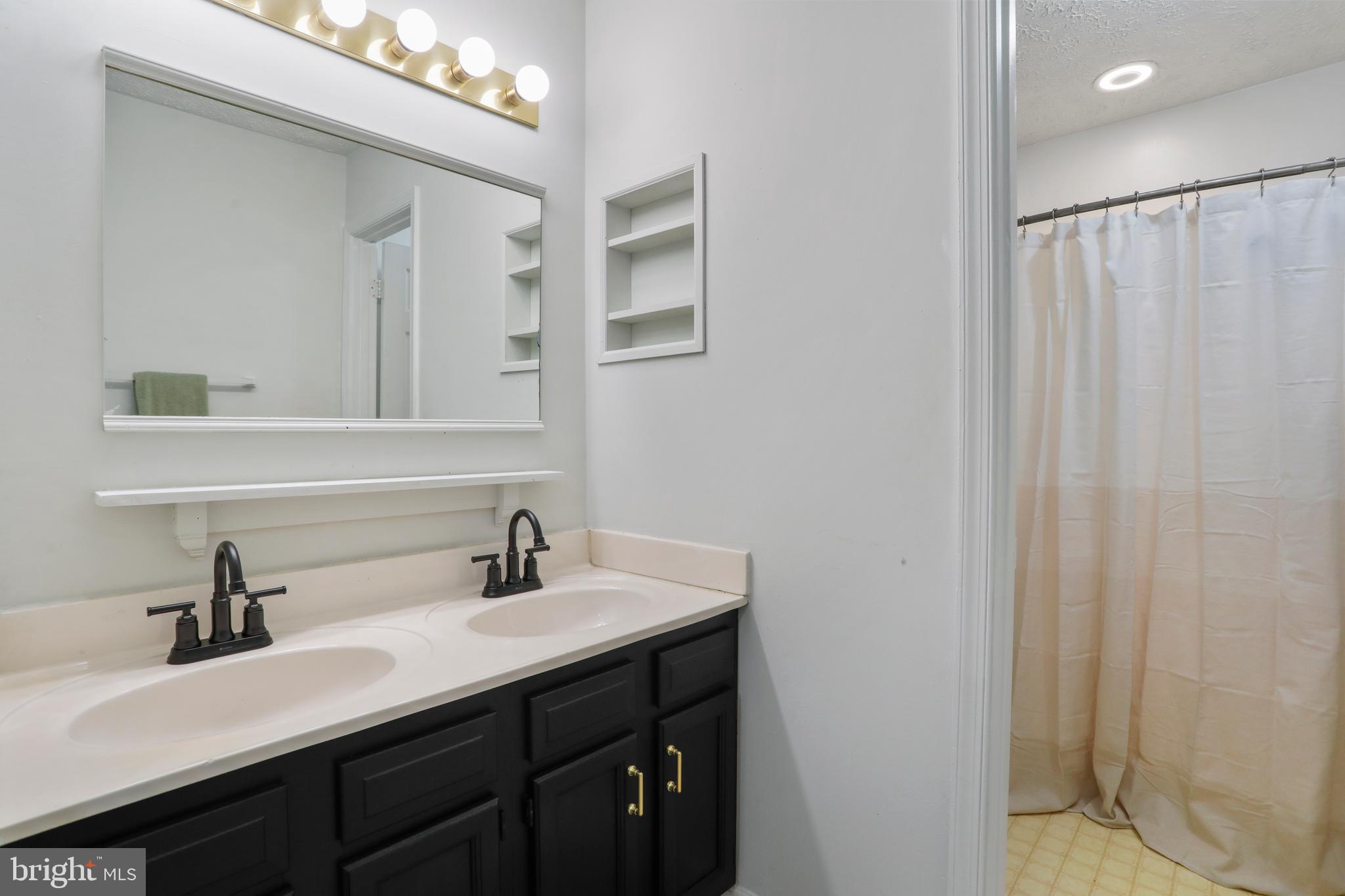 106 Kapok Cir