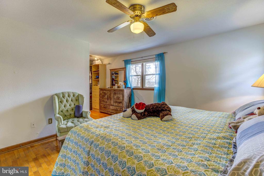 128 Country Club Cir
