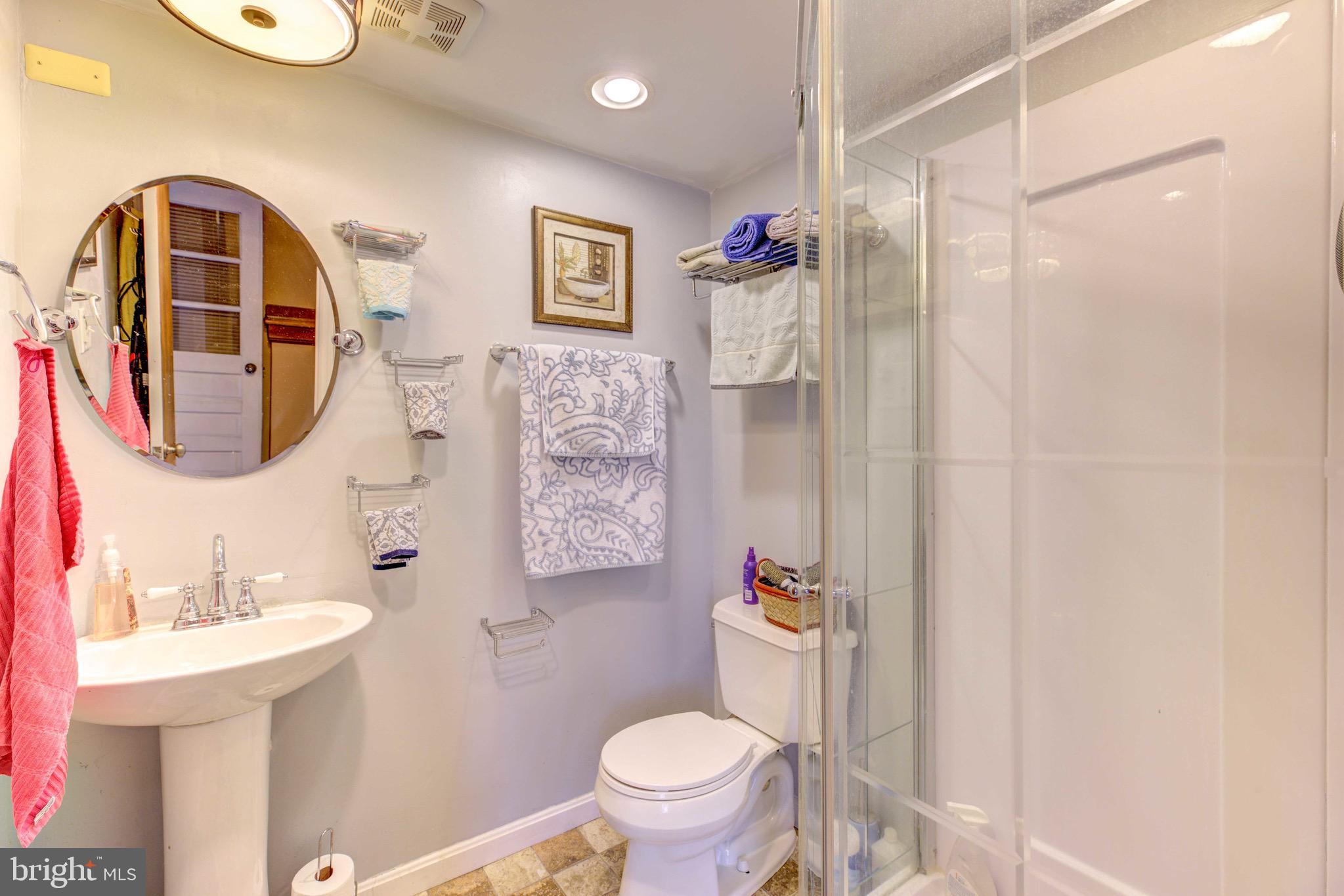 128 Country Club Cir