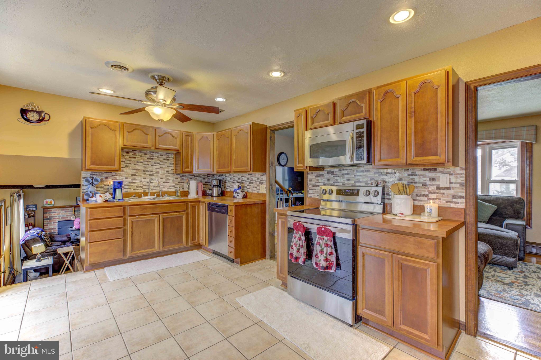 128 Country Club Cir