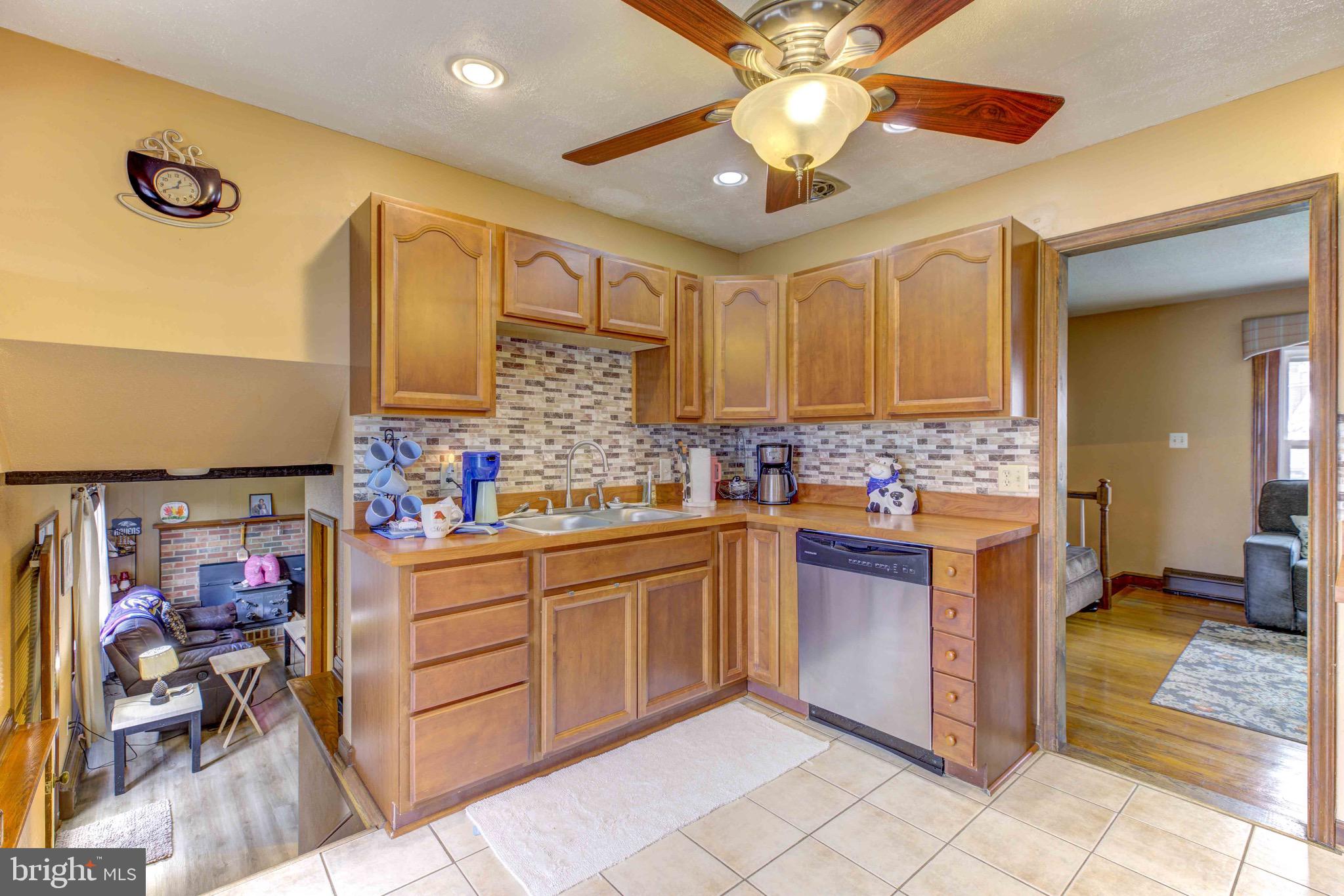 128 Country Club Cir