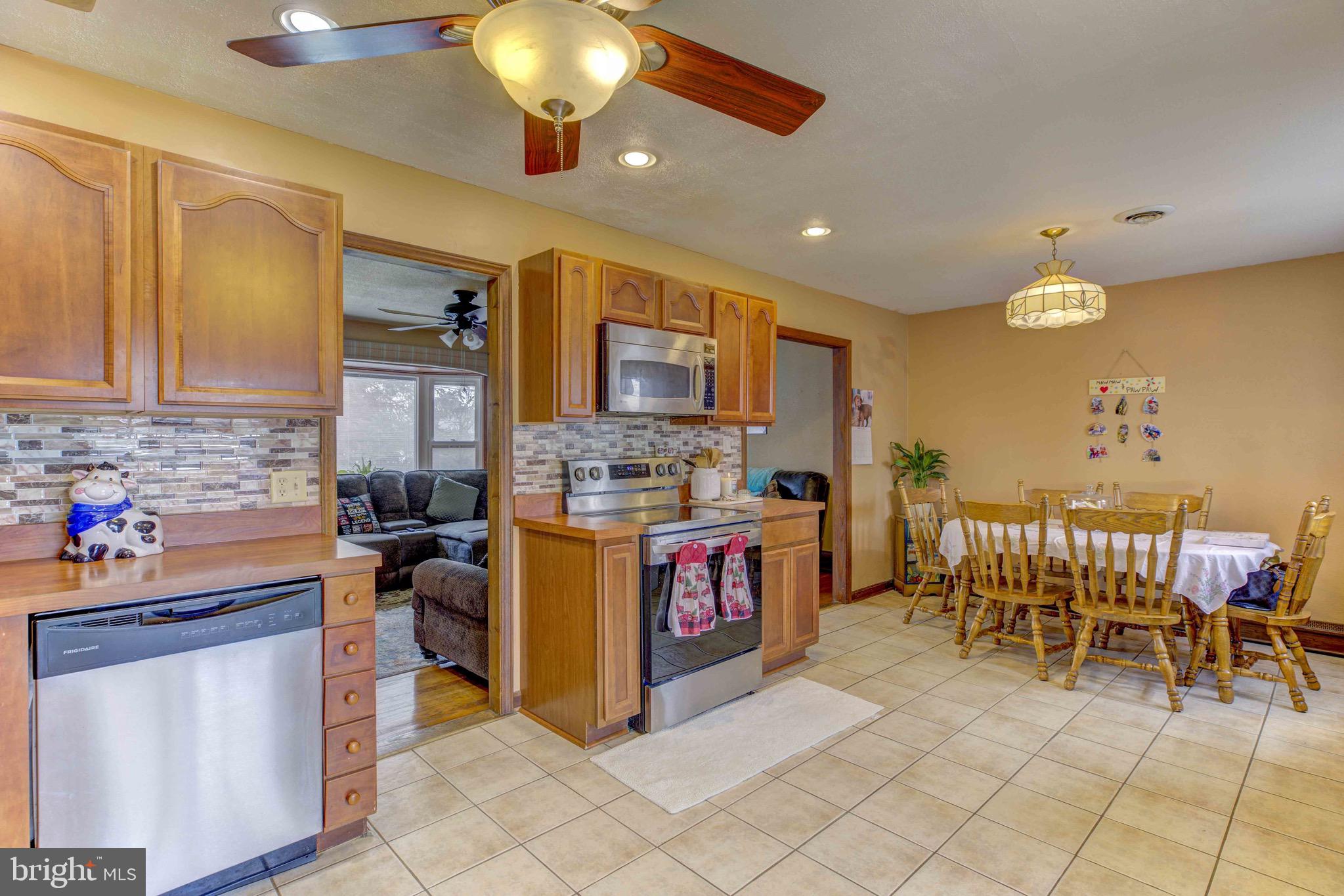 128 Country Club Cir