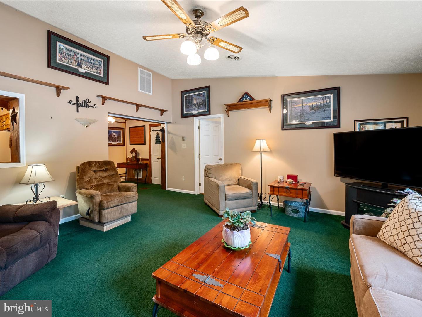 281 Light Rd