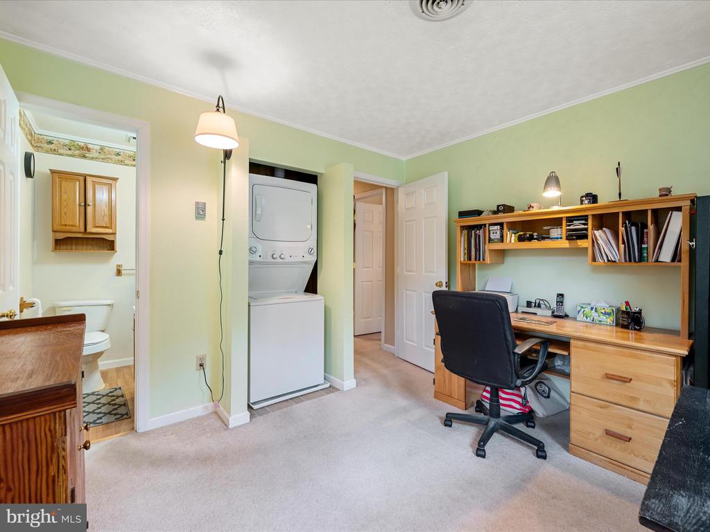 281 Light Rd