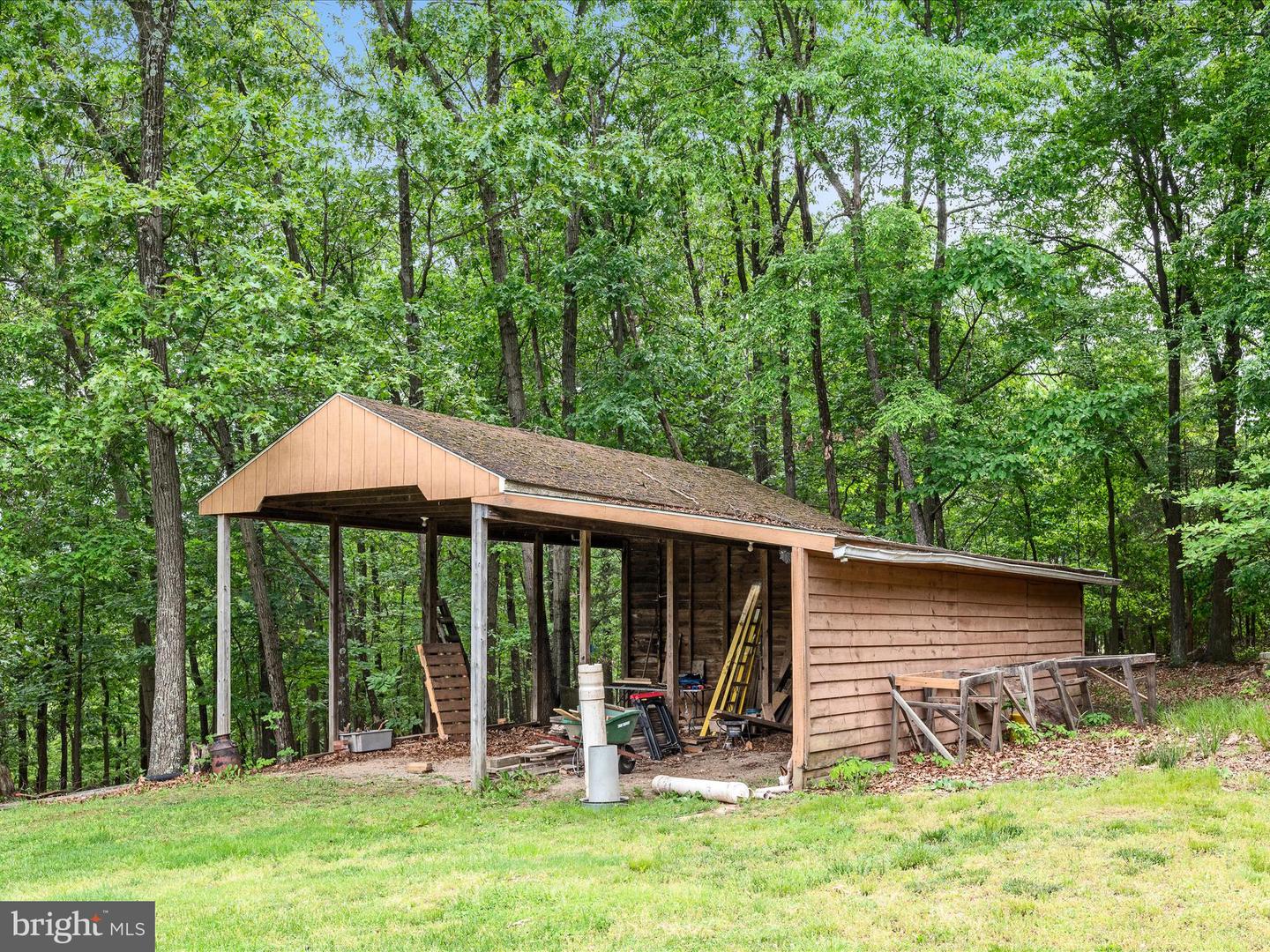281 Light Rd