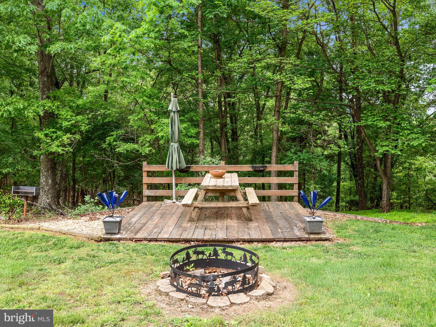 281 Light Rd