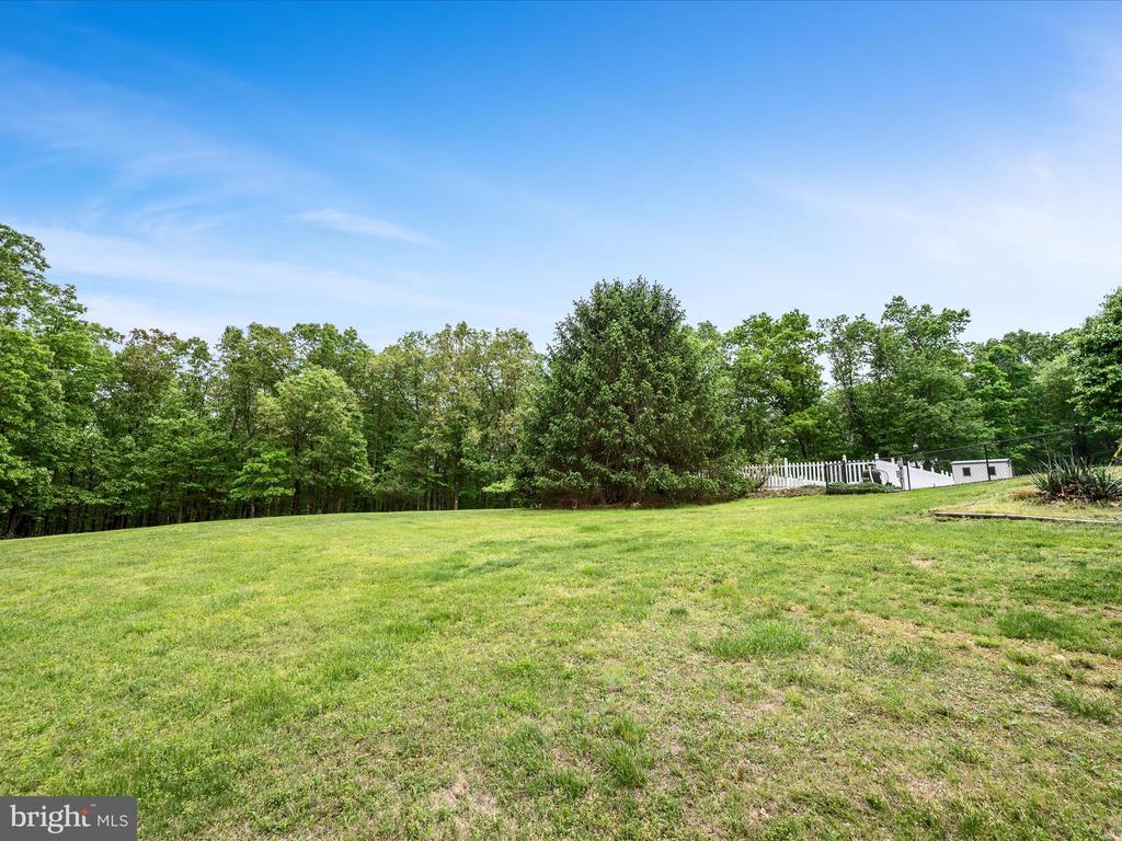 281 Light Rd