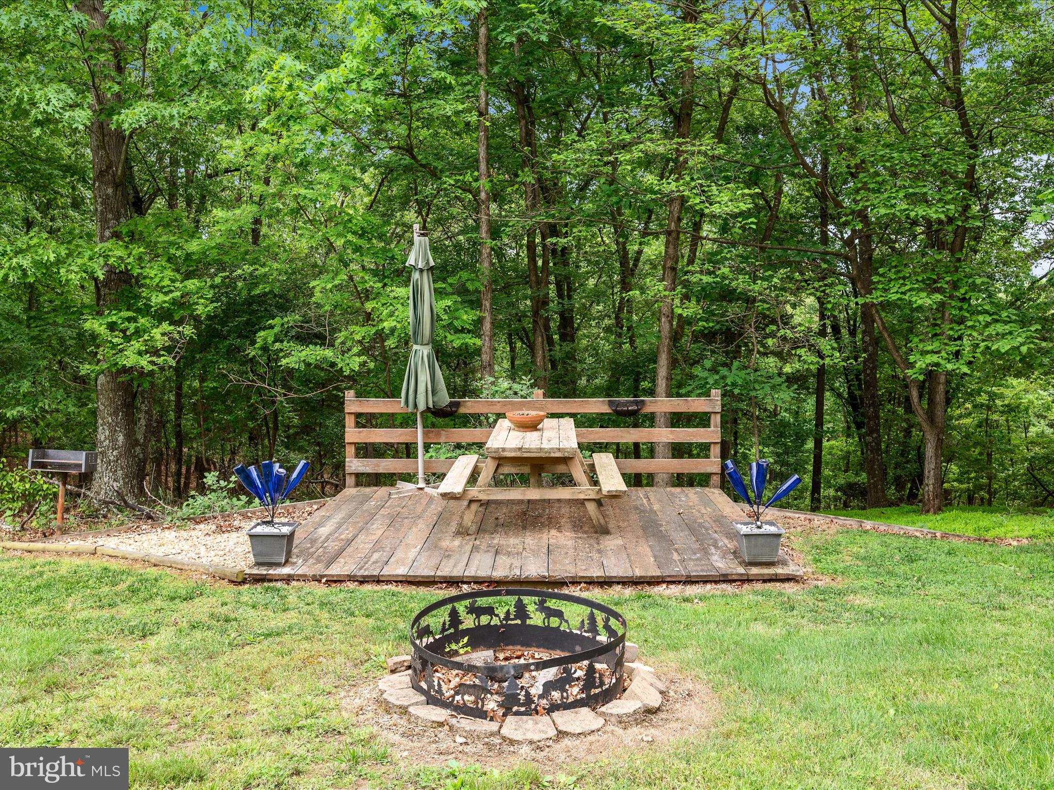 281 Light Rd