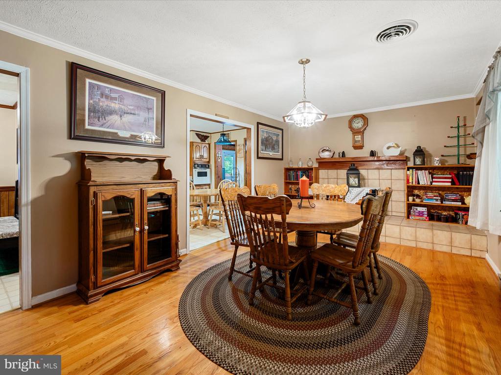281 Light Rd