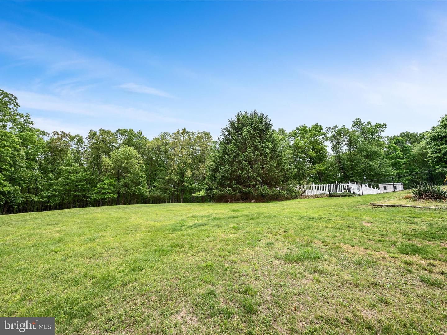 281 Light Rd