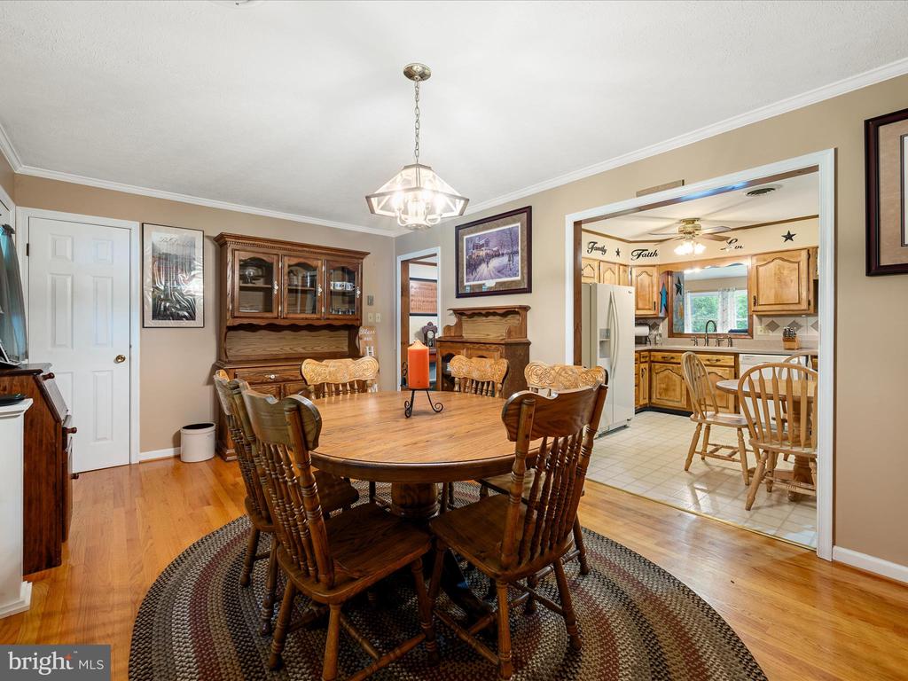 281 Light Rd