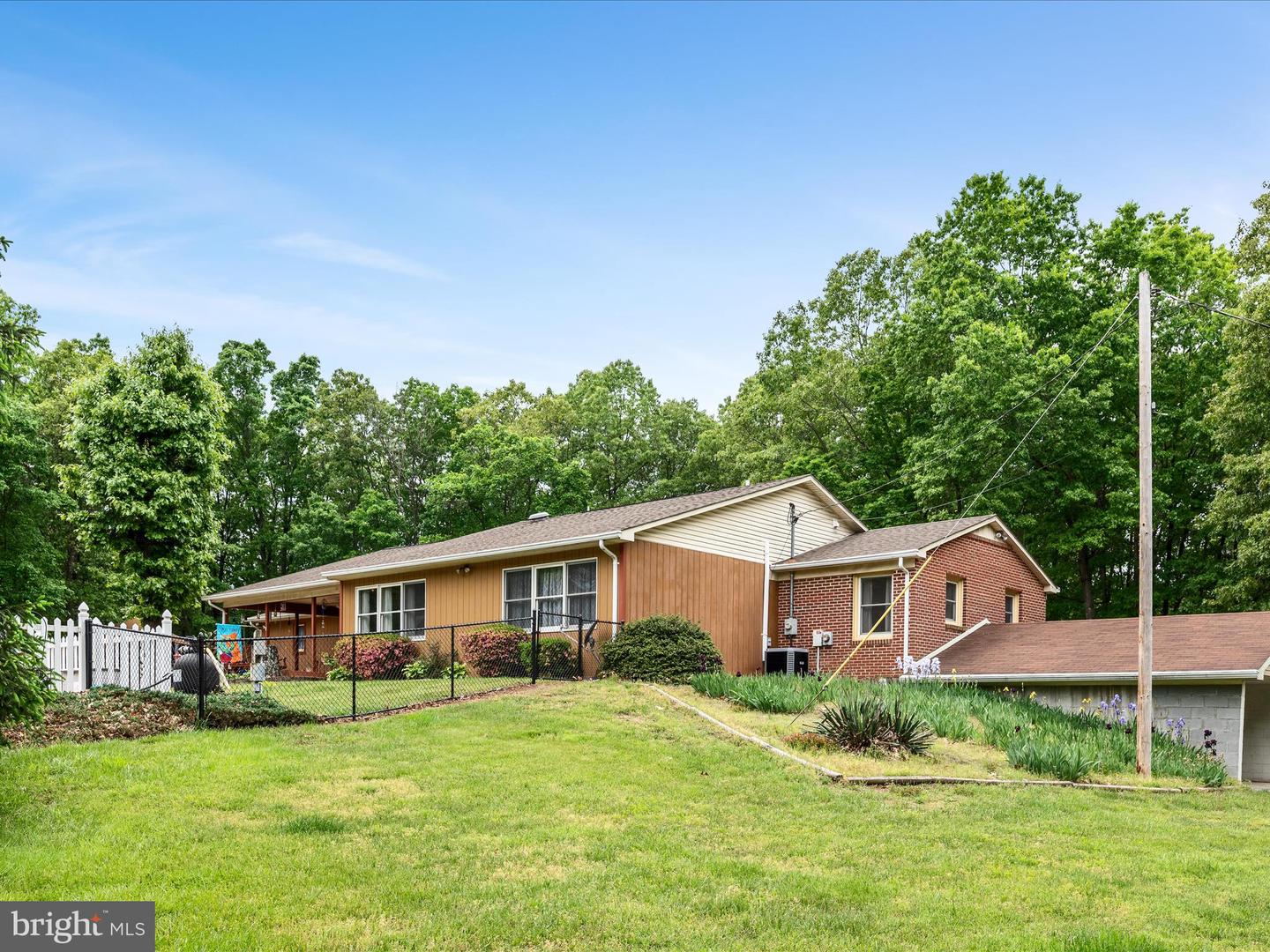 281 Light Rd