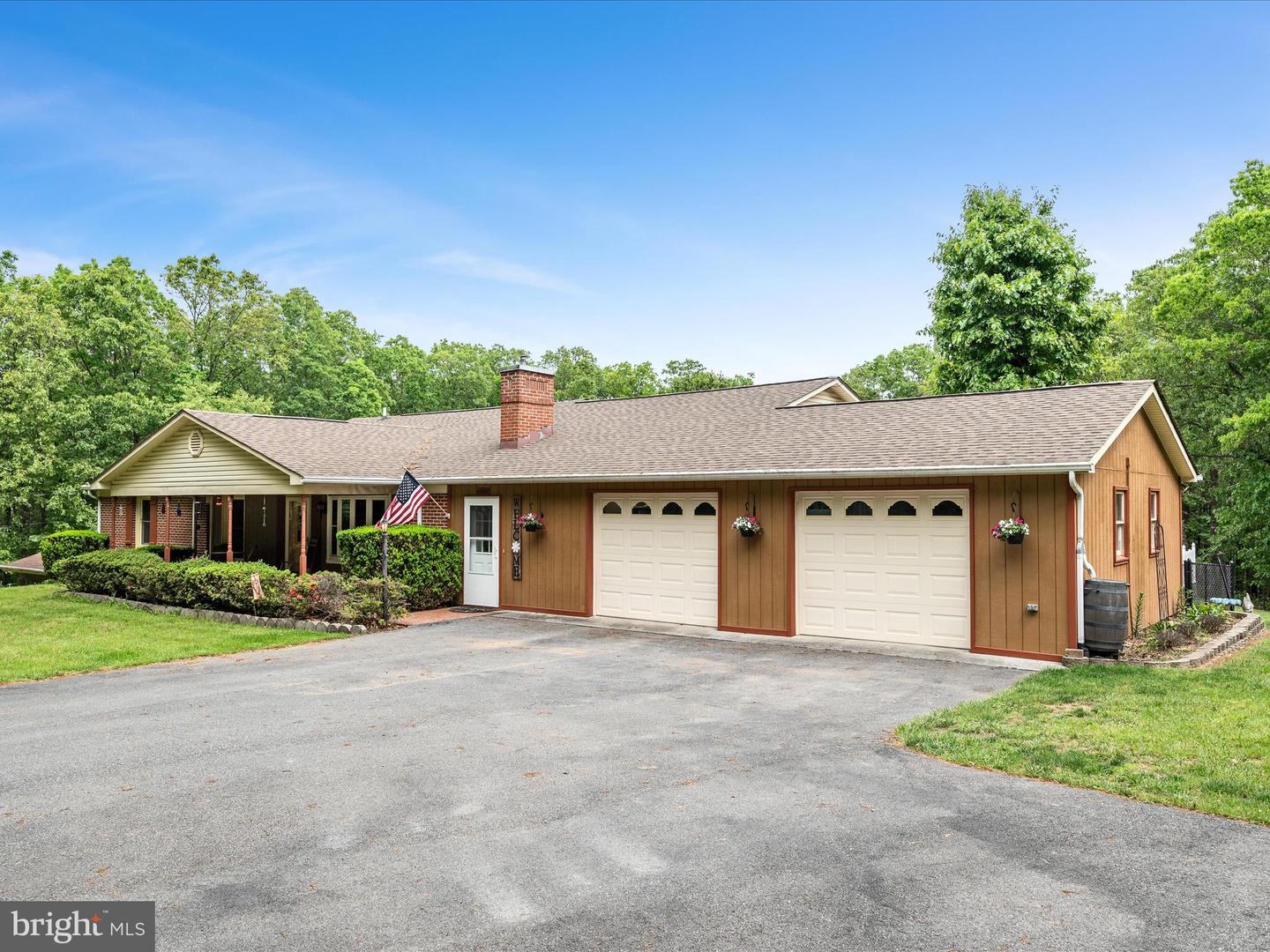 281 Light Rd