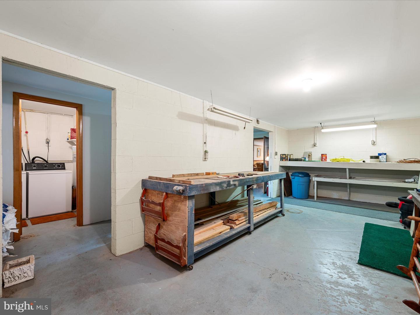 281 Light Rd