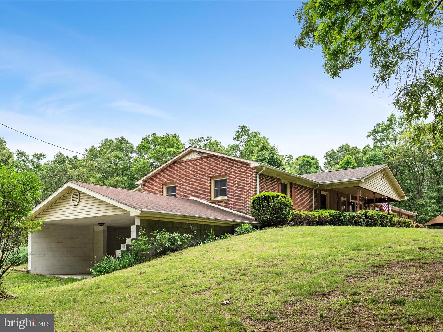281 Light Rd