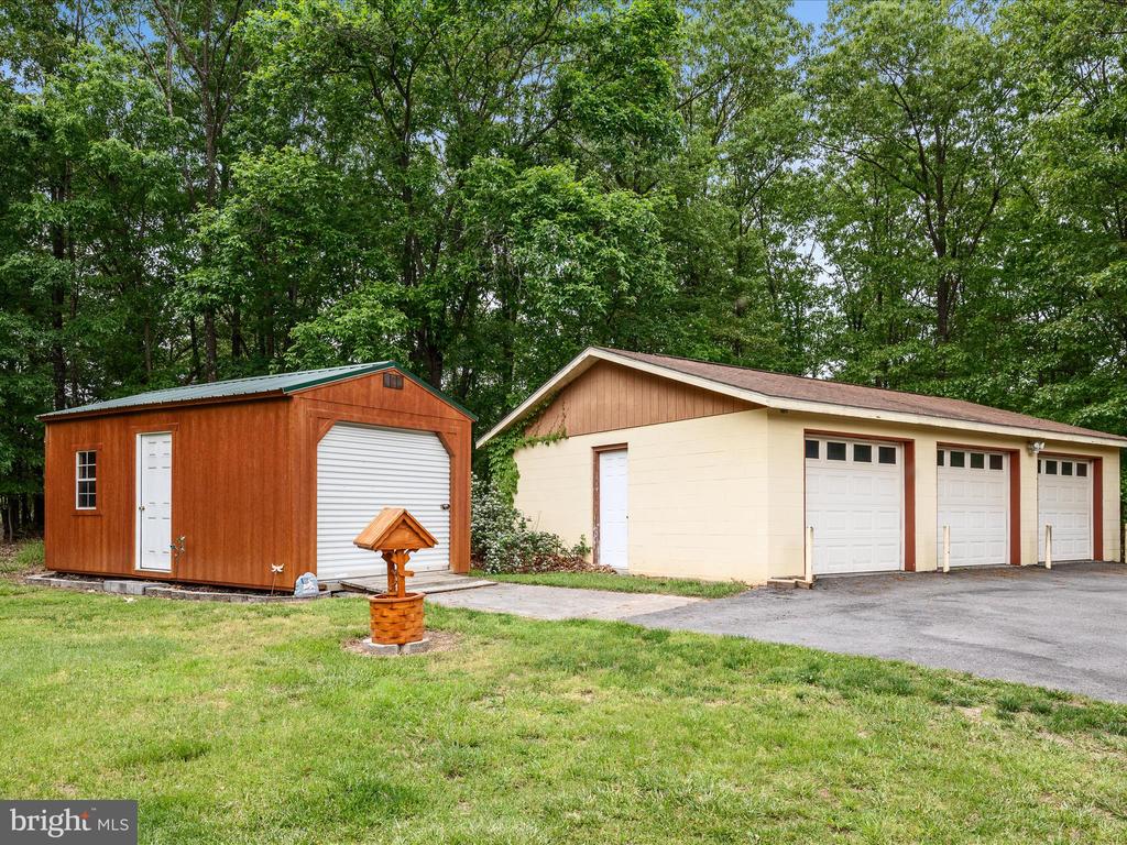 281 Light Rd