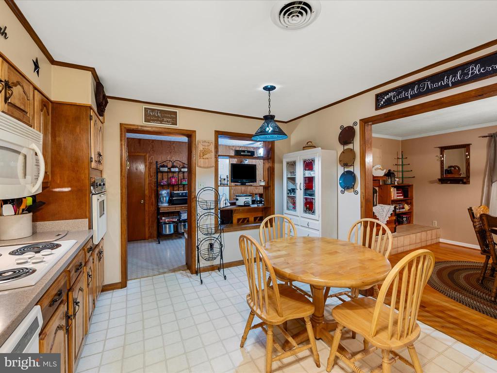 281 Light Rd