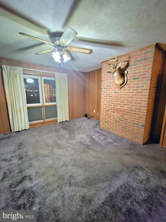 671 Fox Dr