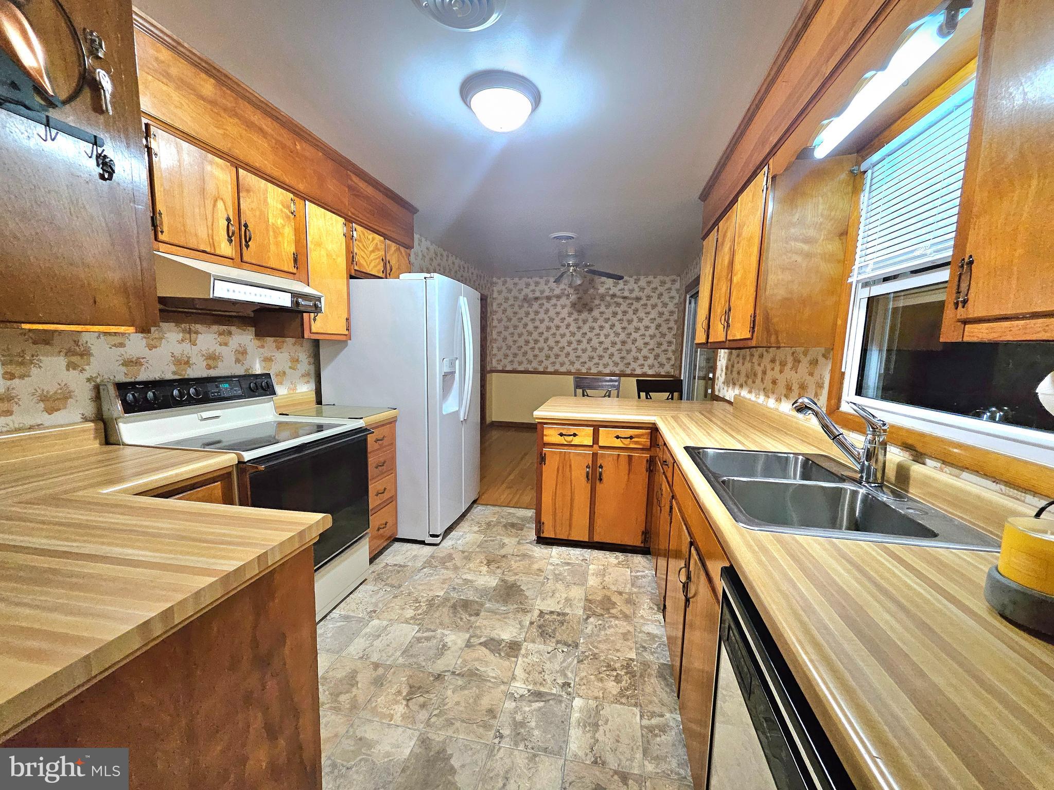 671 Fox Dr