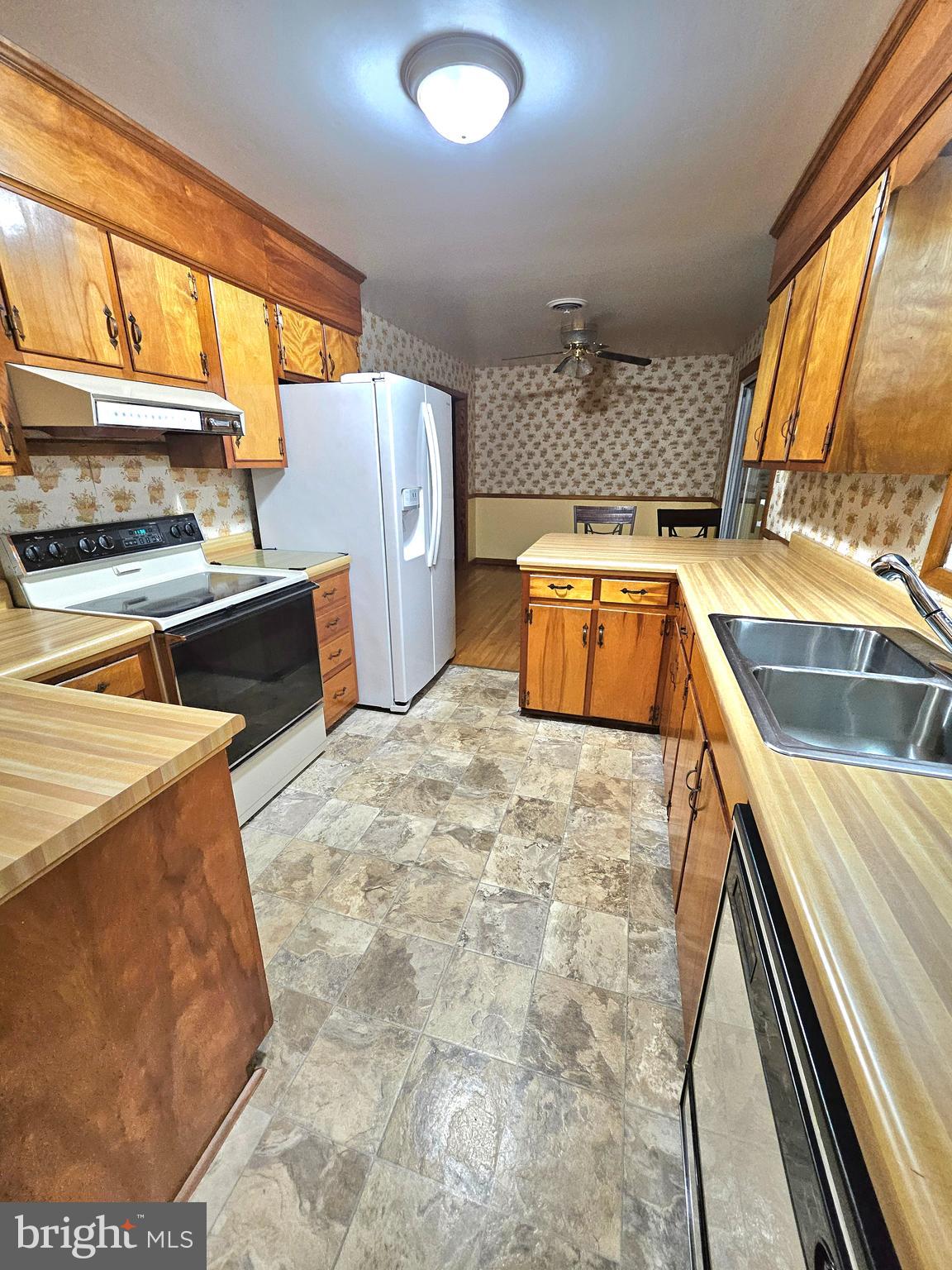 671 Fox Dr