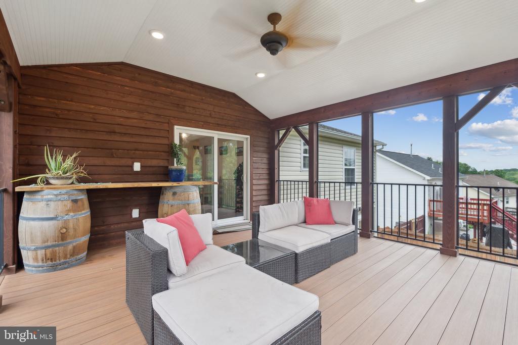 119 Hill Valley Dr