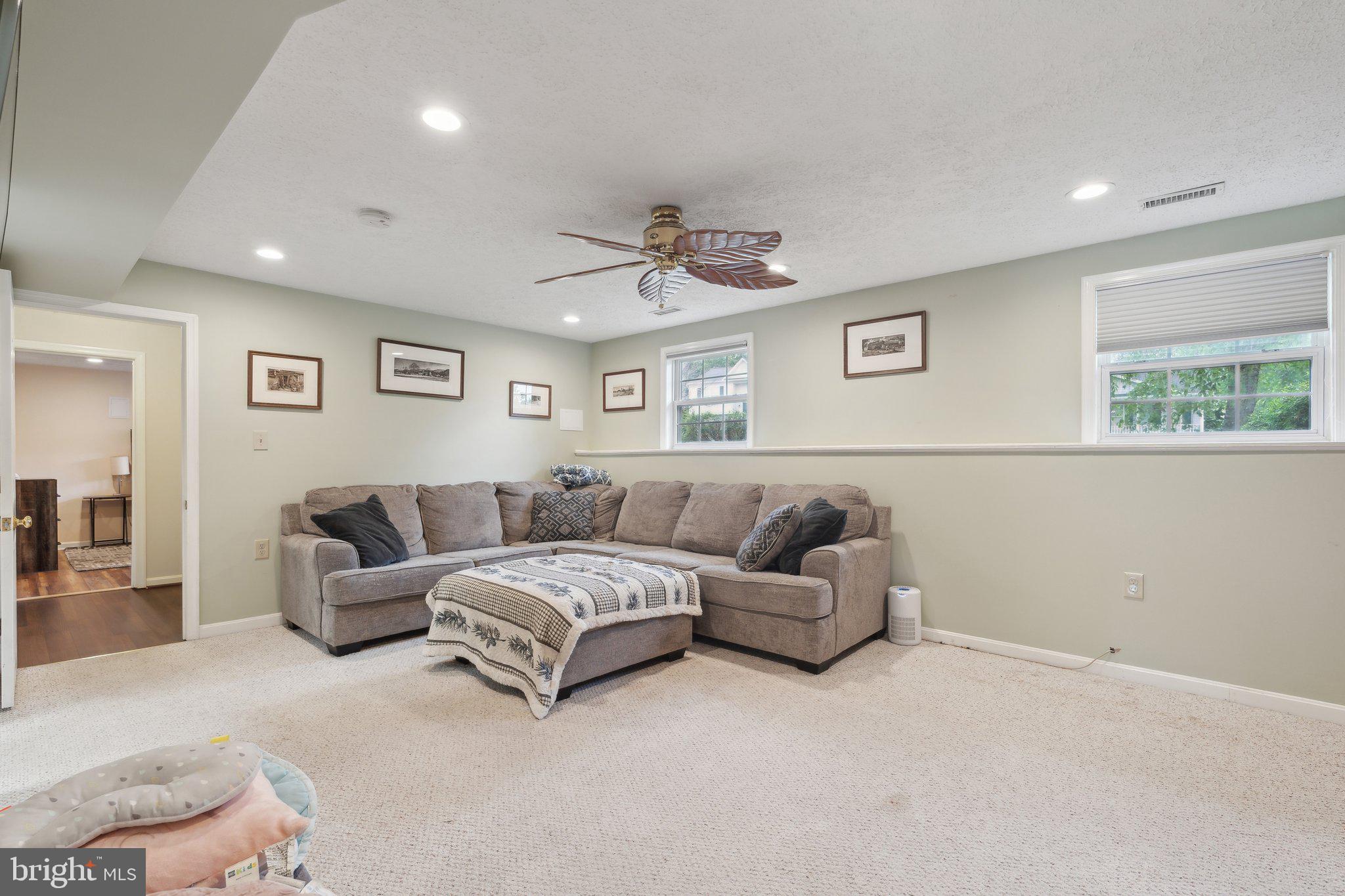 119 Hill Valley Dr