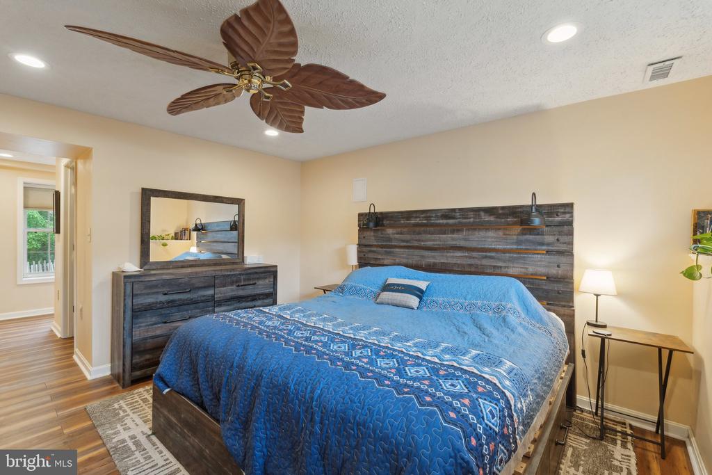 119 Hill Valley Dr