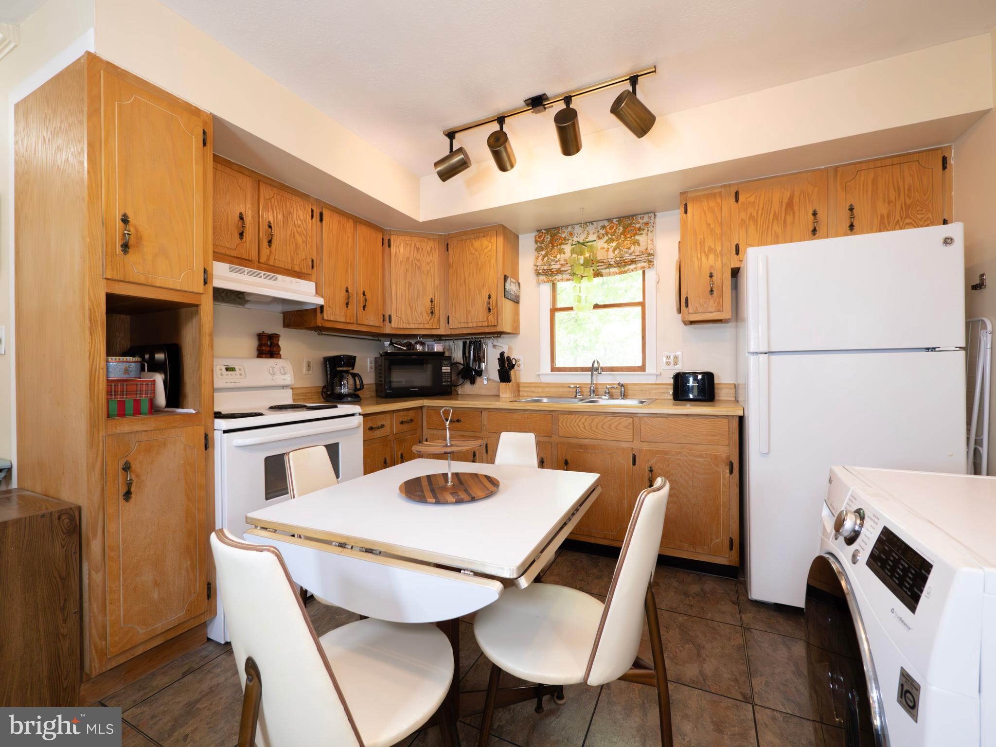 1502 TOMAHAWK TRAIL