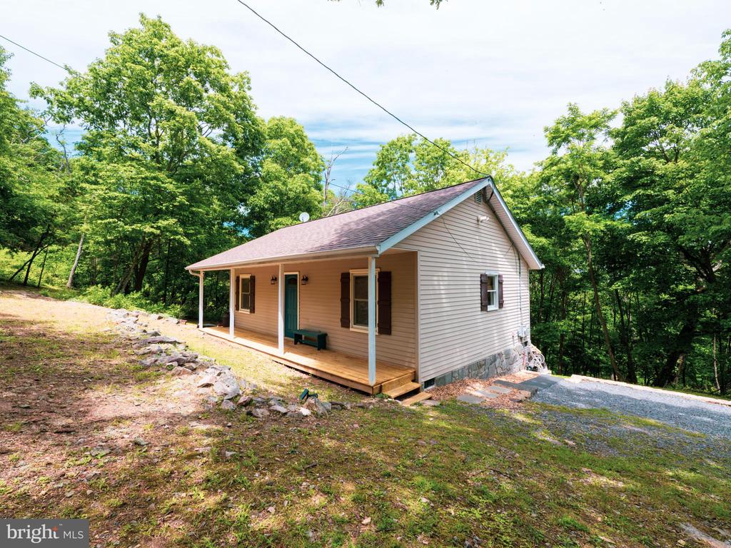 1502 TOMAHAWK TRAIL