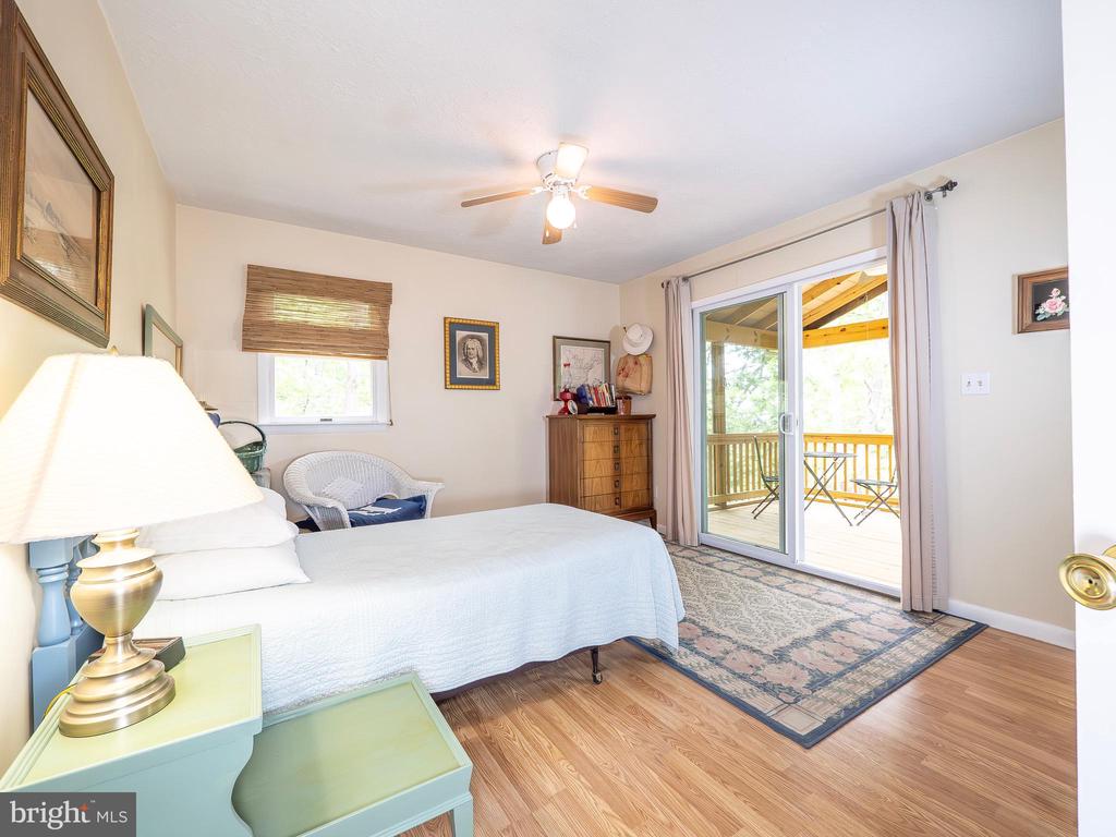 1502 TOMAHAWK TRAIL