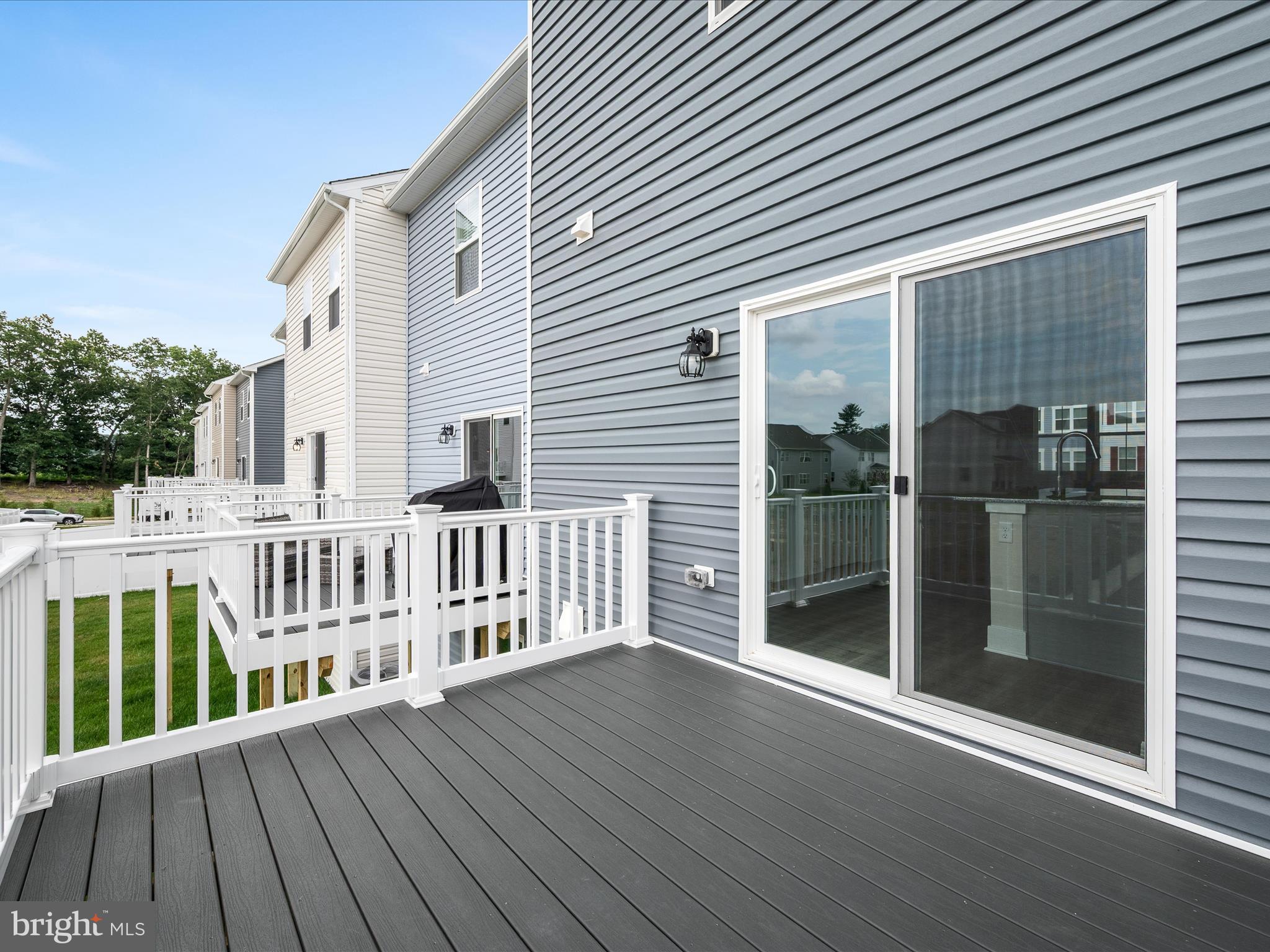 166 MUNSEE CIR