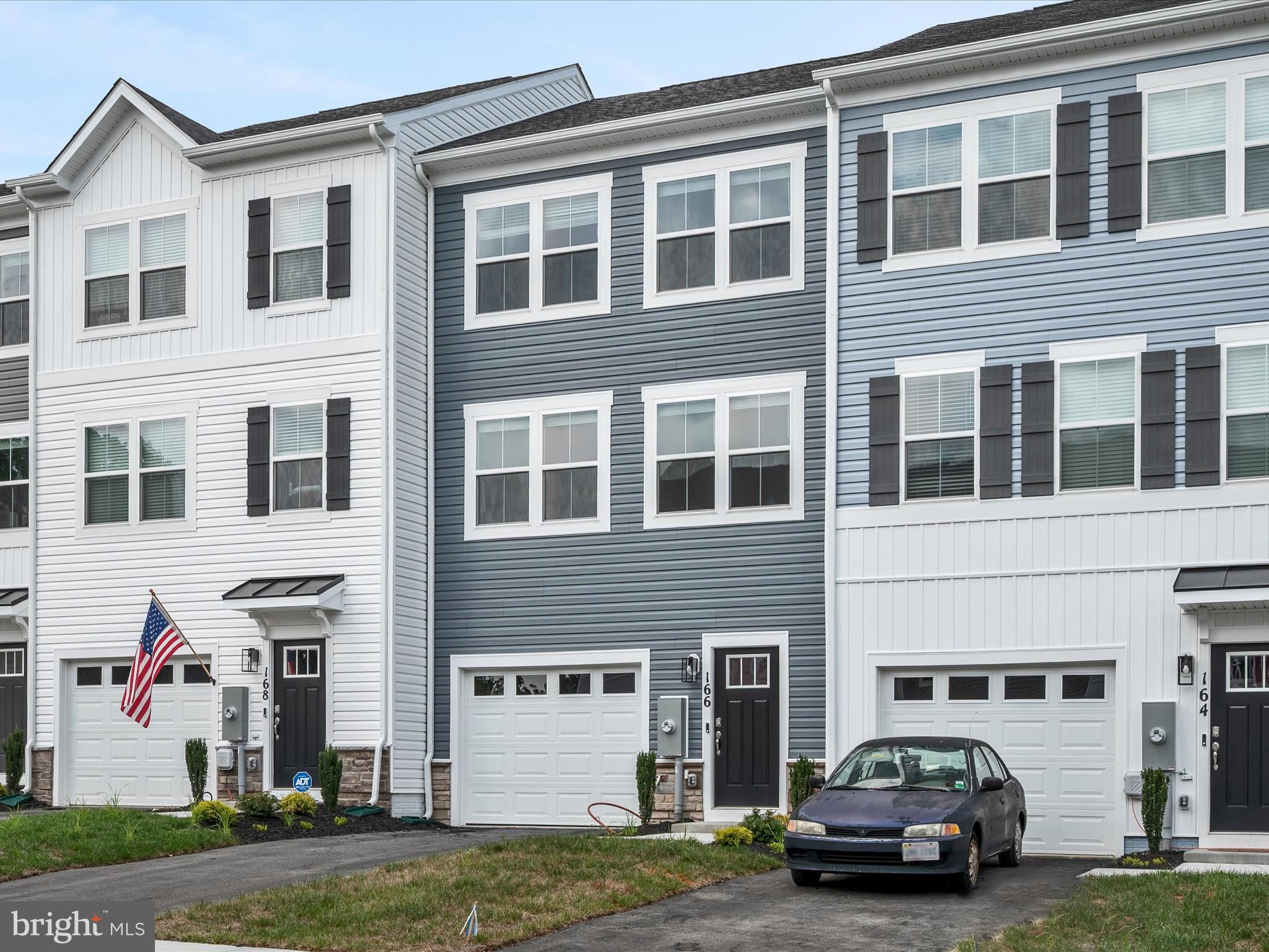 166 MUNSEE CIR