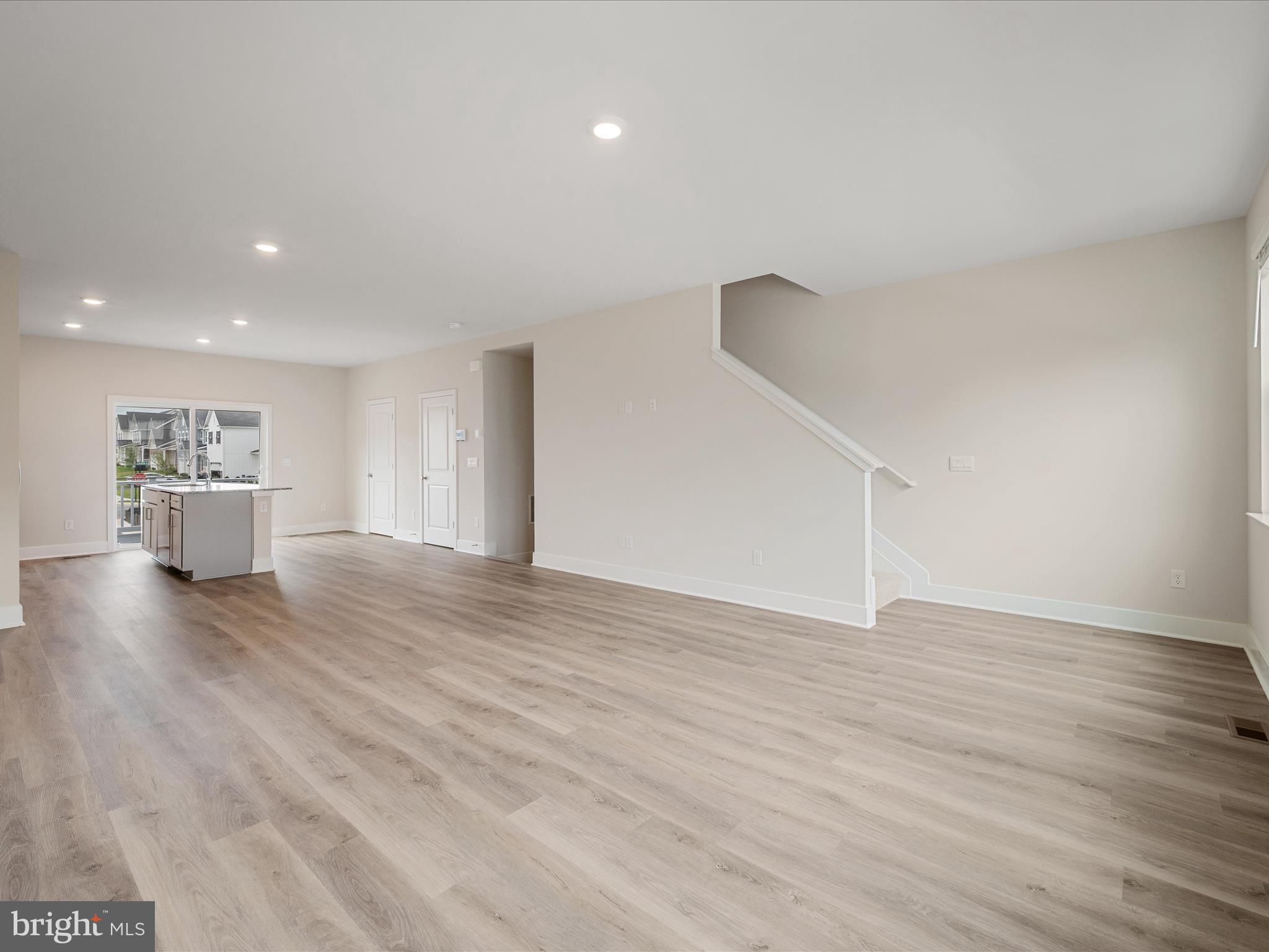 166 MUNSEE CIR