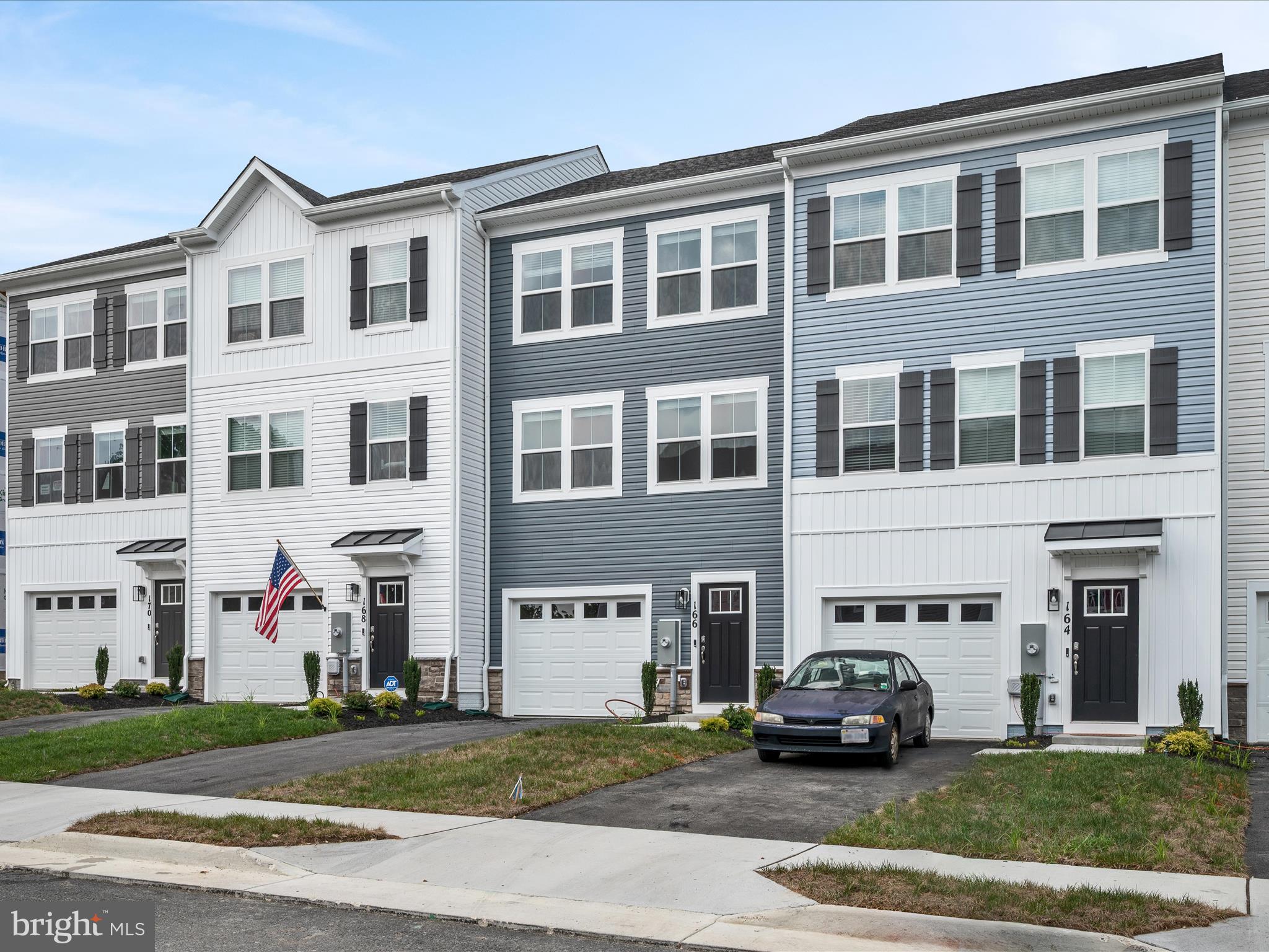 166 MUNSEE CIR