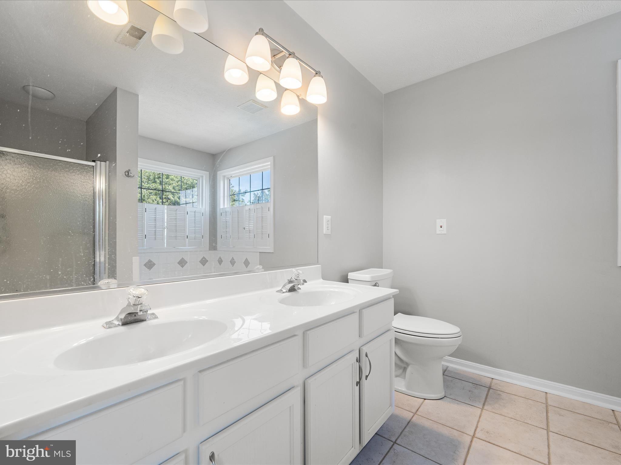 121 Brenton Ct