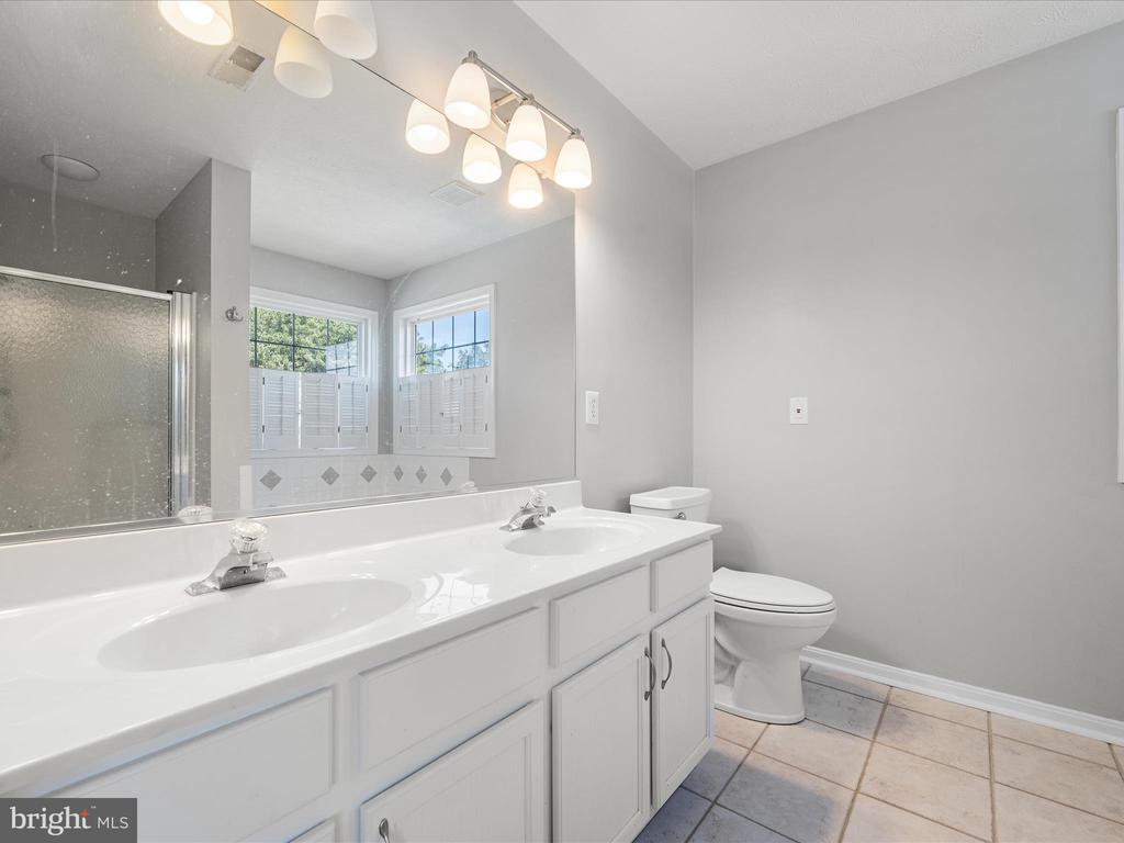 121 Brenton Ct