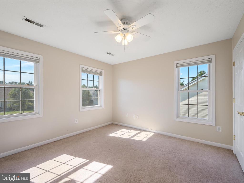 121 Brenton Ct