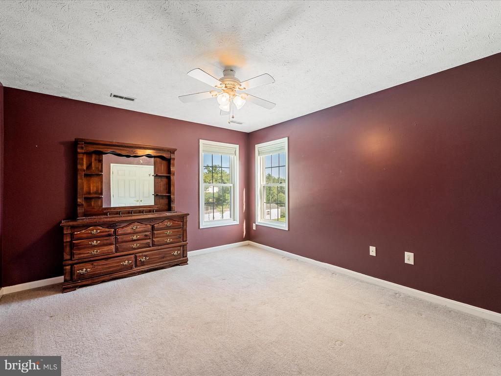 121 Brenton Ct