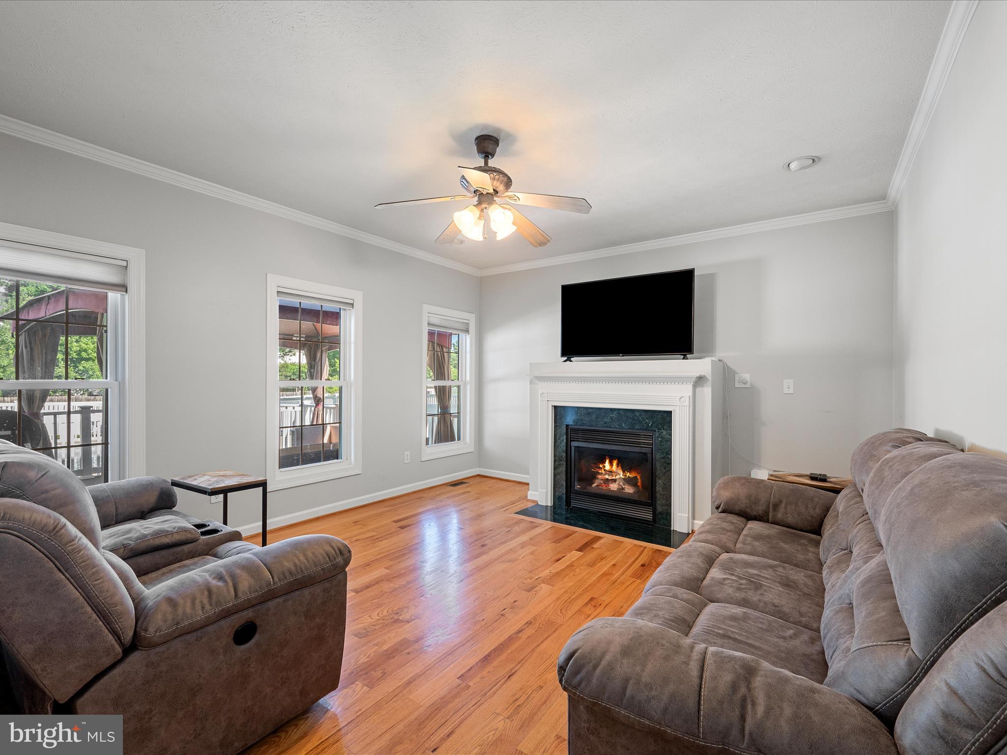 121 Brenton Ct