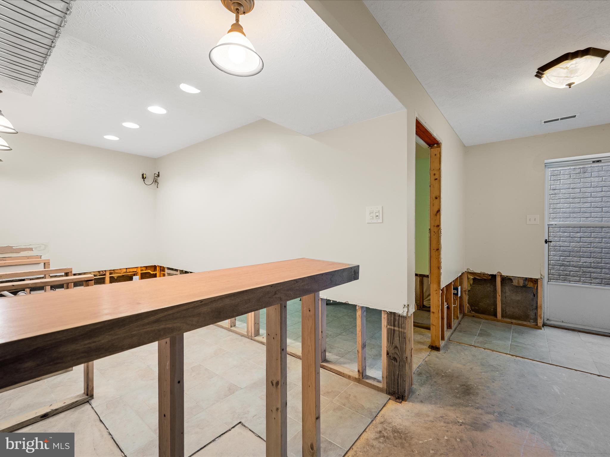 121 Brenton Ct