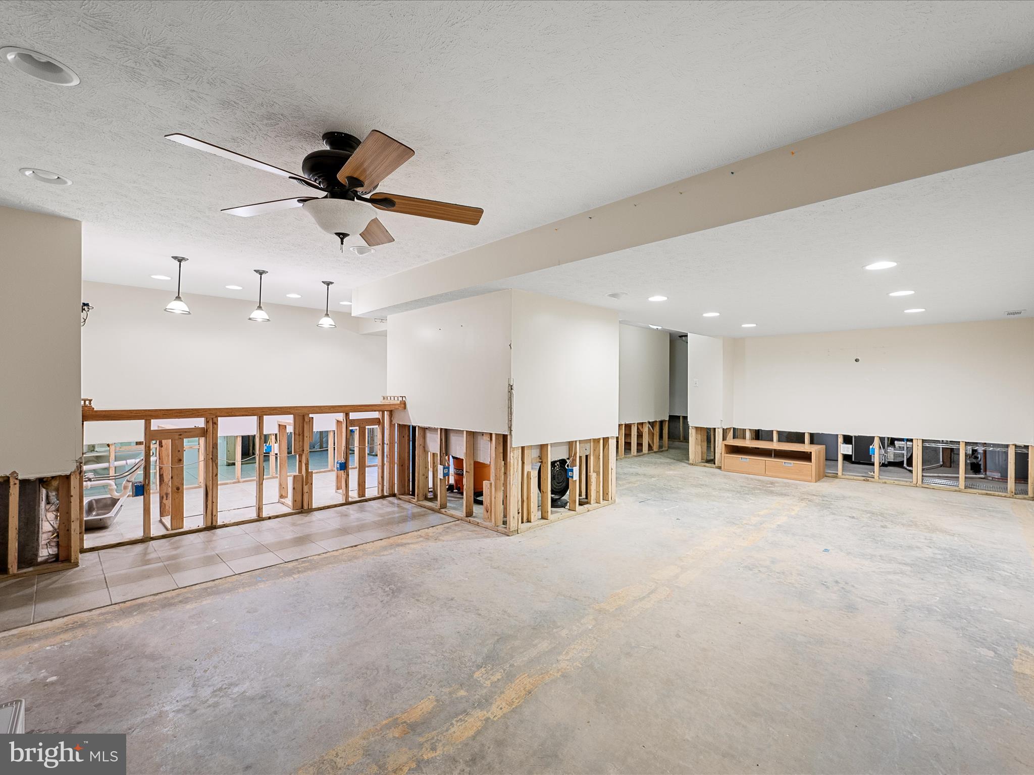 121 Brenton Ct