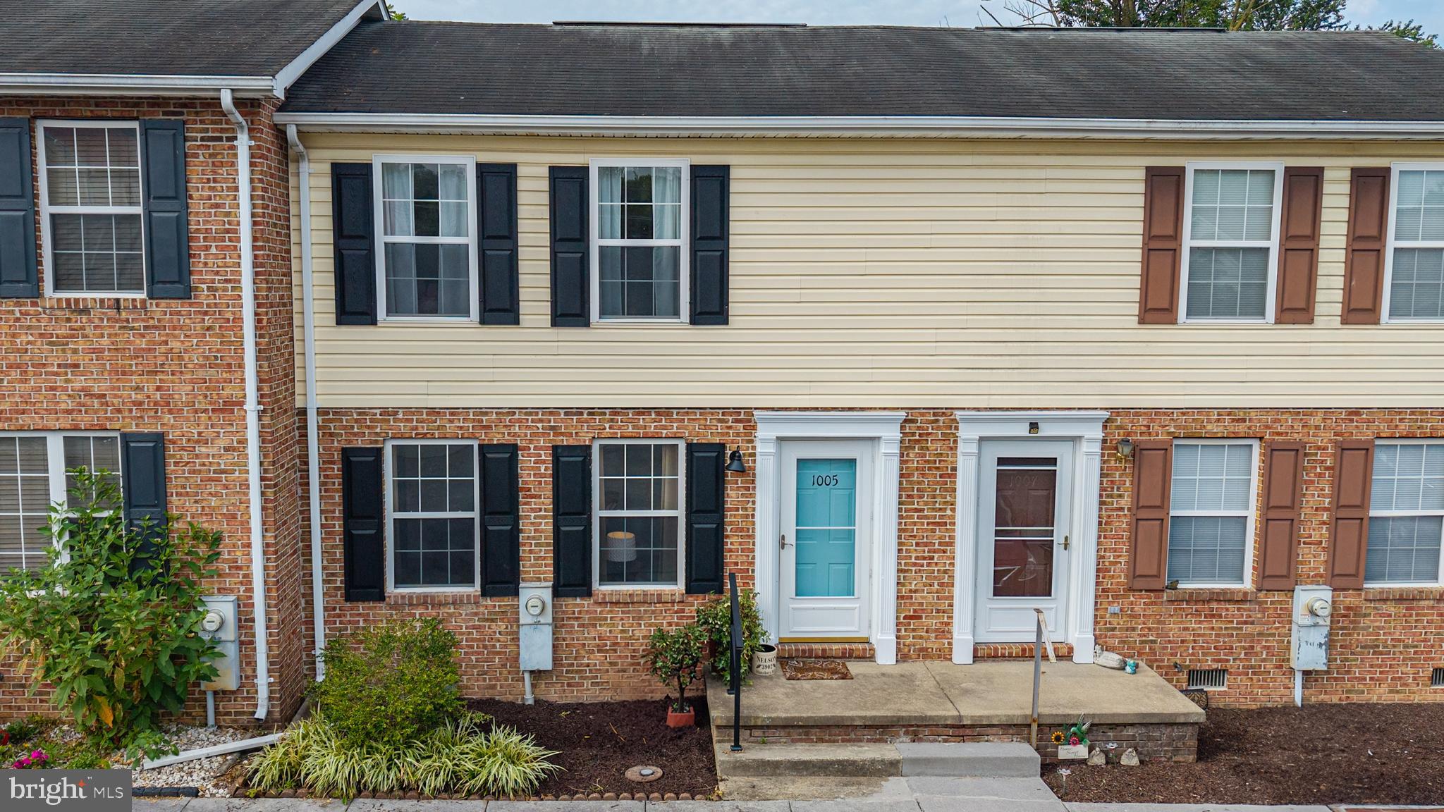 1005 Locust St
