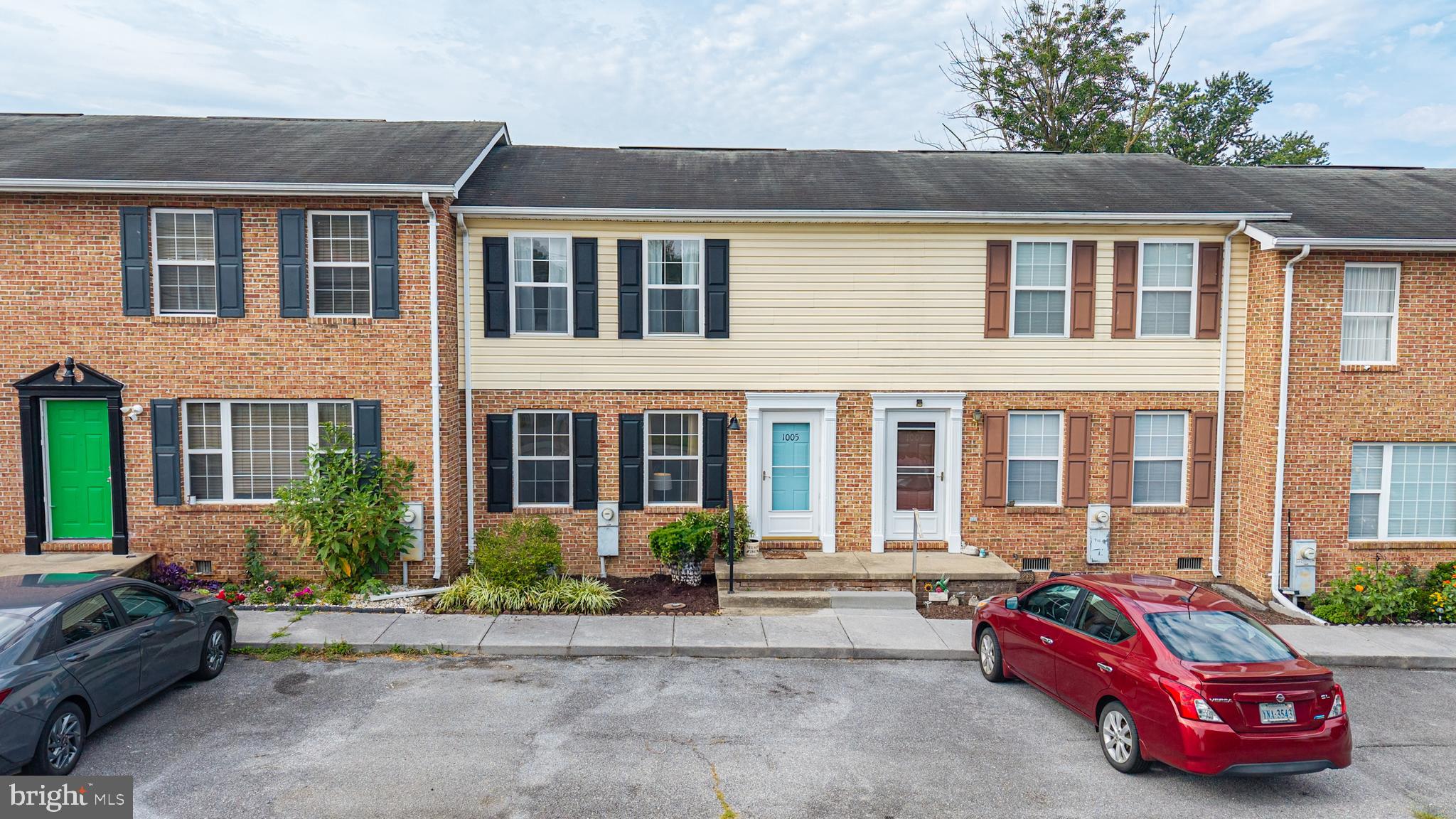 1005 Locust St