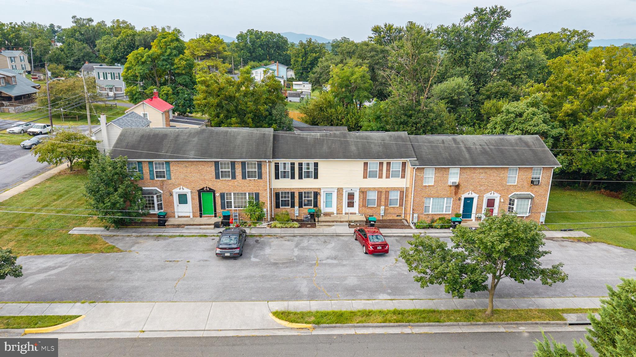 1005 Locust St