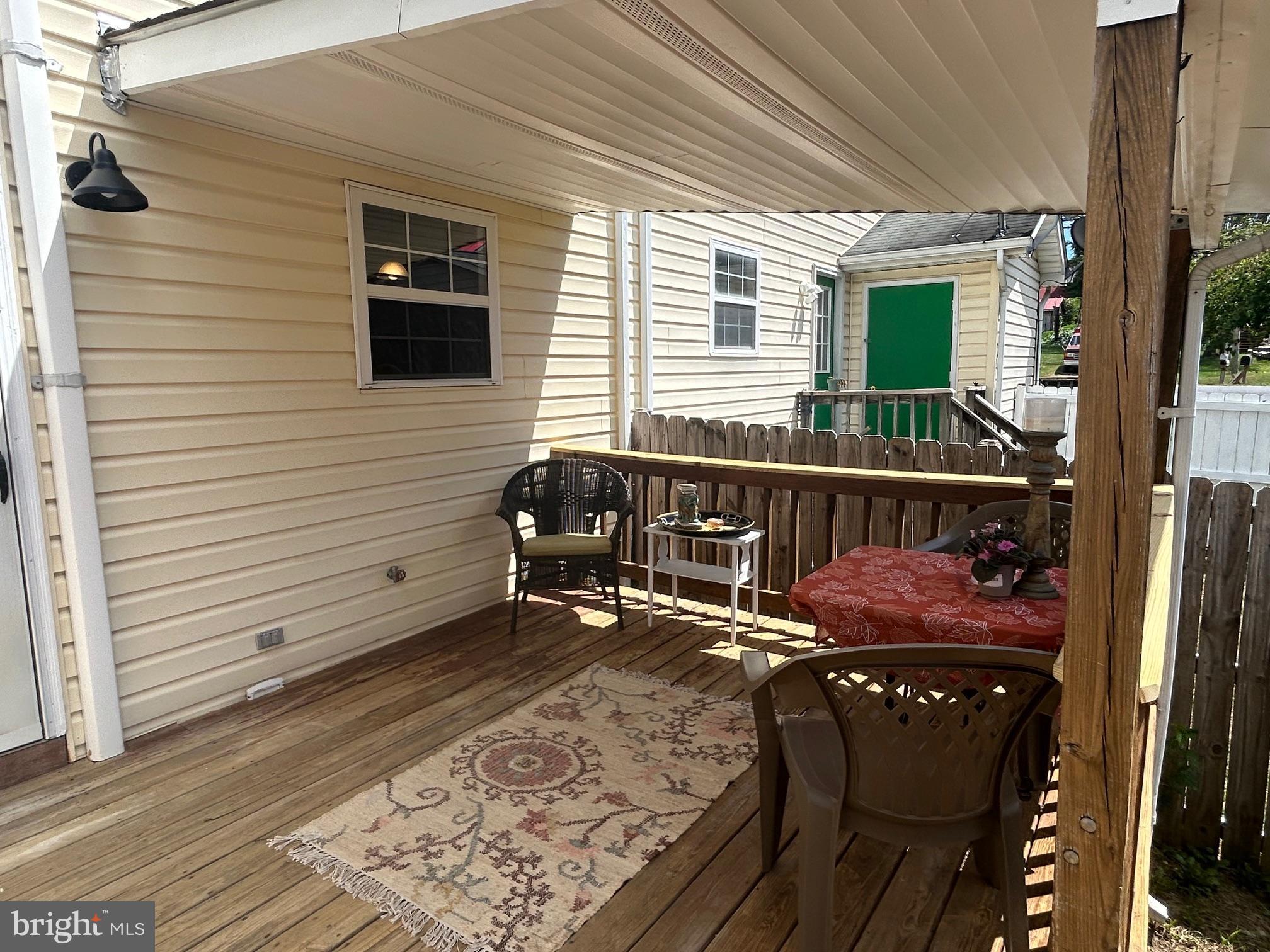 1005 Locust St