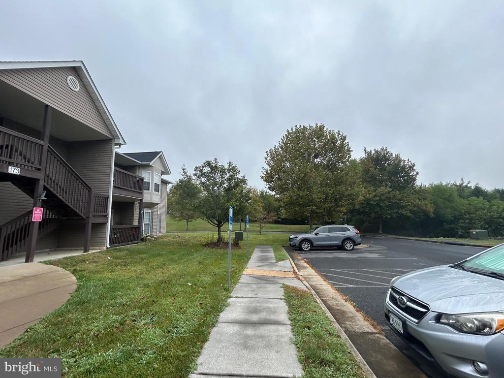 173 BROOKLAND COURT 1 1