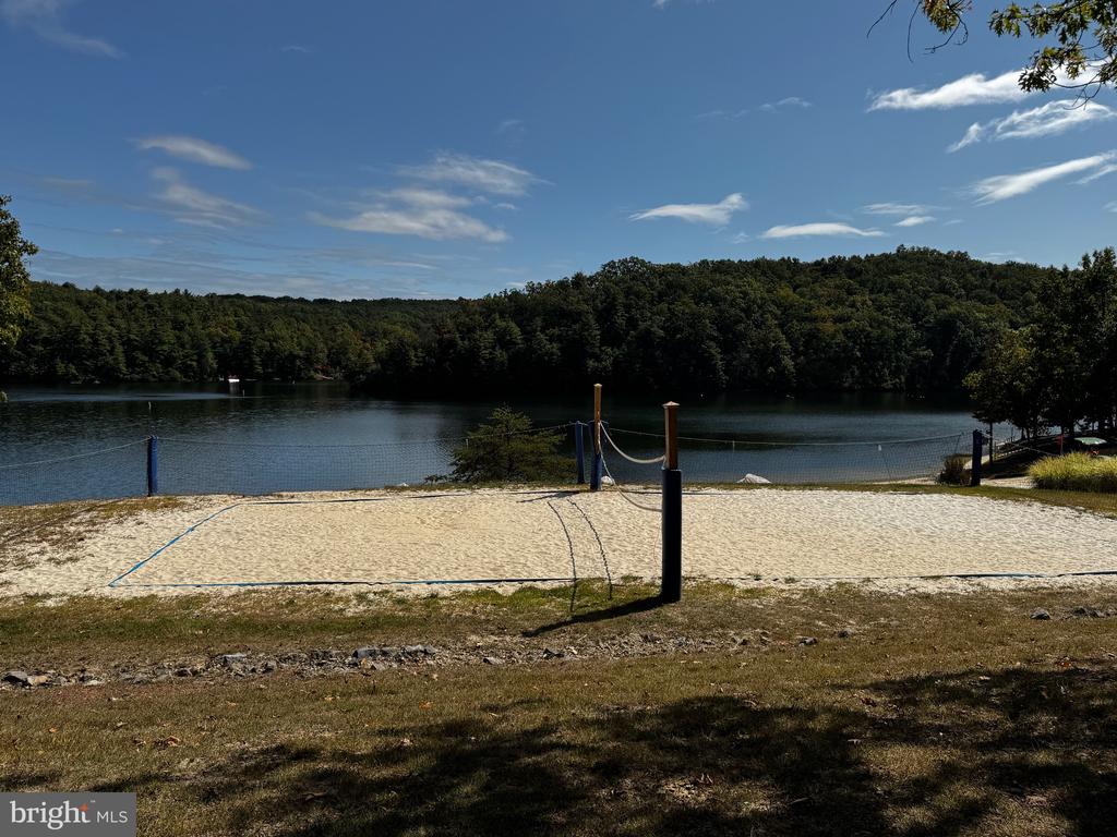 205 LAKE HOLIDAY
