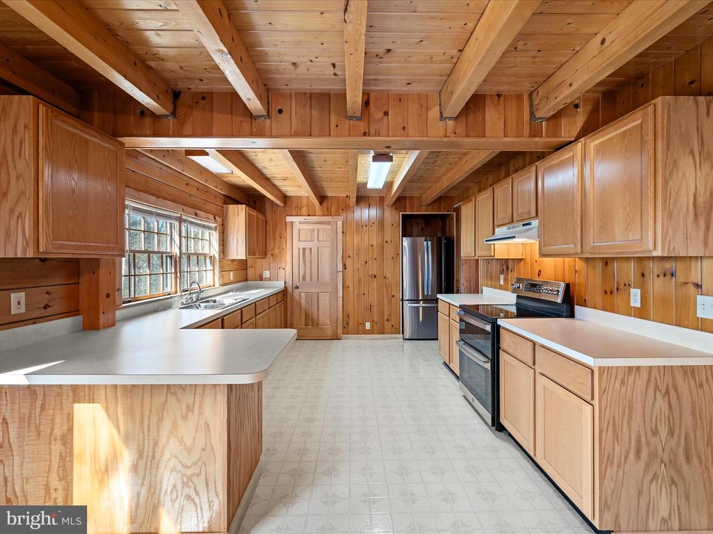 175 NIXON DRIVE