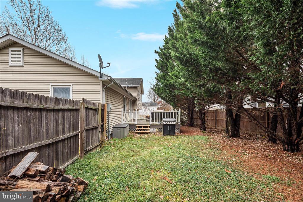 305 BLUEBIRD DRIVE