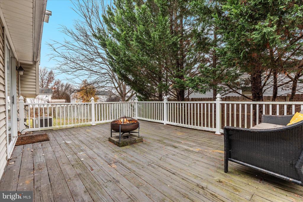 305 BLUEBIRD DRIVE